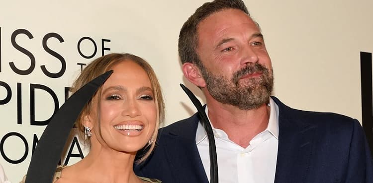 Jennifer Lopez & Ben Affleck reunite a year after divorce