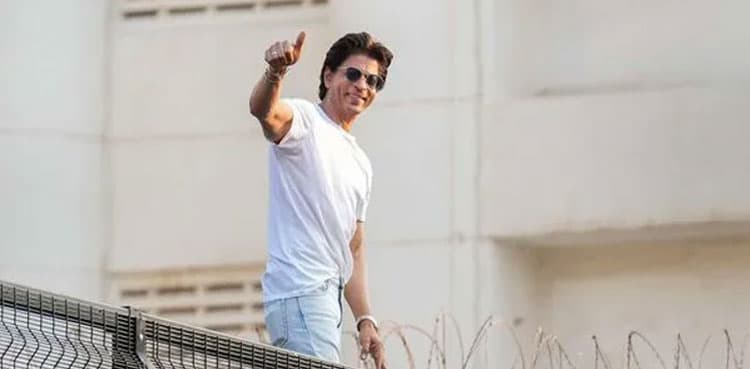 Shah Rukh Khan jokes about living on rent as fan asks for room in Mannat