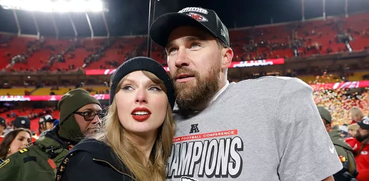 Taylor Swift brings dad Scott to cheer on fiancé Travis Kelce at Chiefs Game