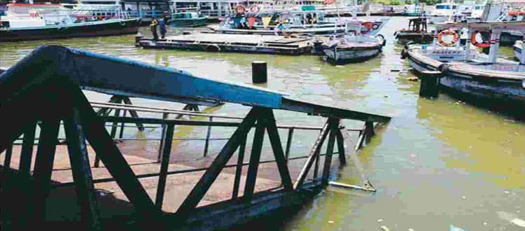 Woman killed, several injured in Karachi boat collision near Kemari
