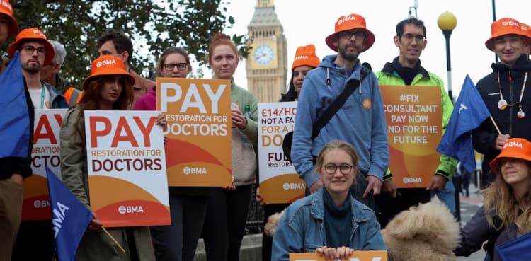 UK health minister vows to prevent renewed doctors' strikes
