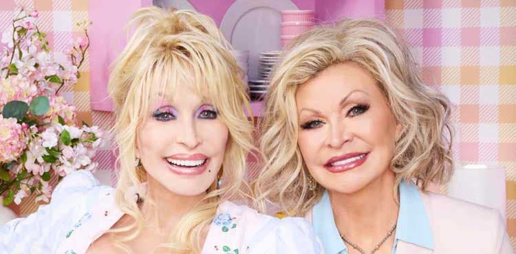 Dolly Parton enjoys sweet holiday moment with sister Rachel
