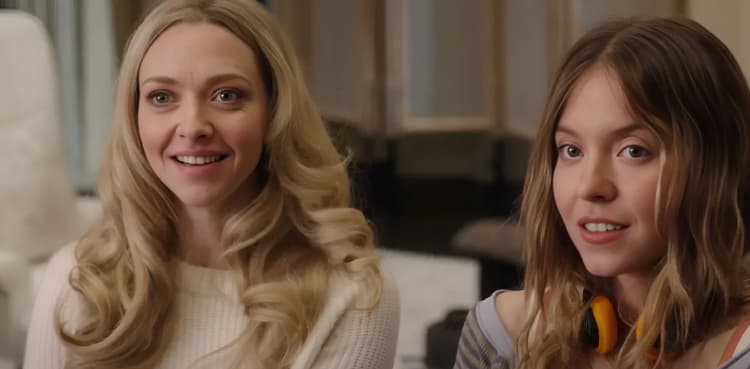 Sydney Sweeney compliments Amanda Seyfried in sweet con