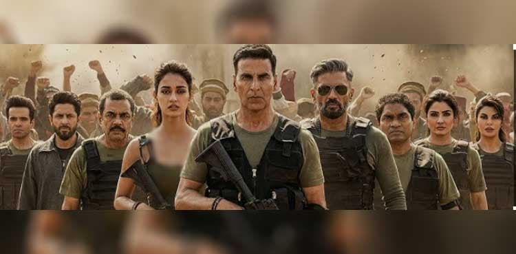 Akshay Kumar gives festive surprise on Christmas from his upcoming film's set
