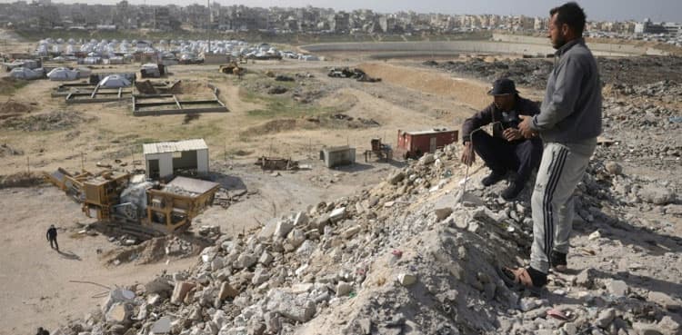 Yellow Line: Trapped under Israeli bombardment, Gazans fear the 'new border'
