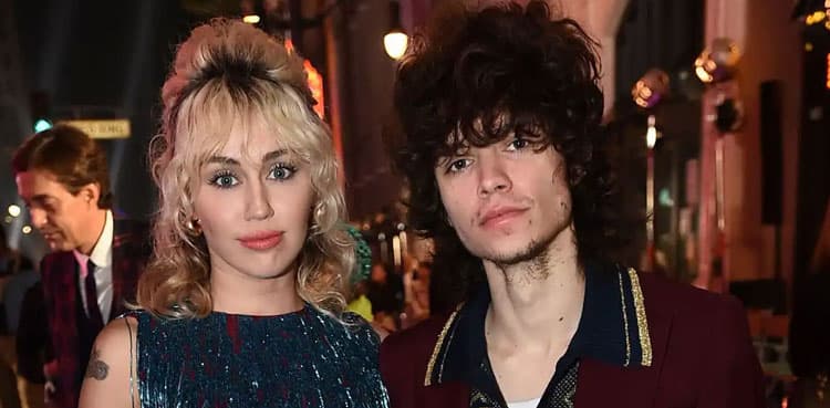 Miley Cyrus hints at engagement after flashing ring at ‘Avatar’ premiere with boyfriend