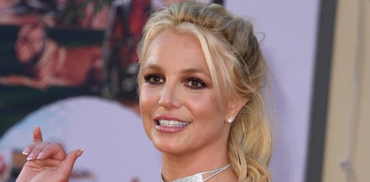 Britney Spears sells rights to music catalogue 