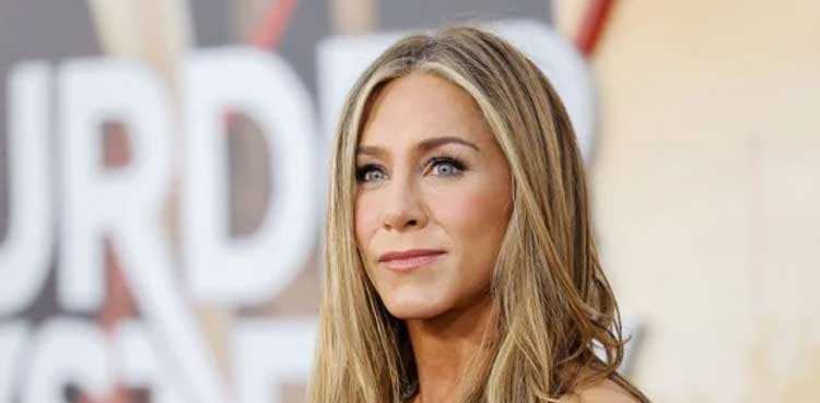 Jennifer Aniston teases fans about her wedding to Jim Curtis
