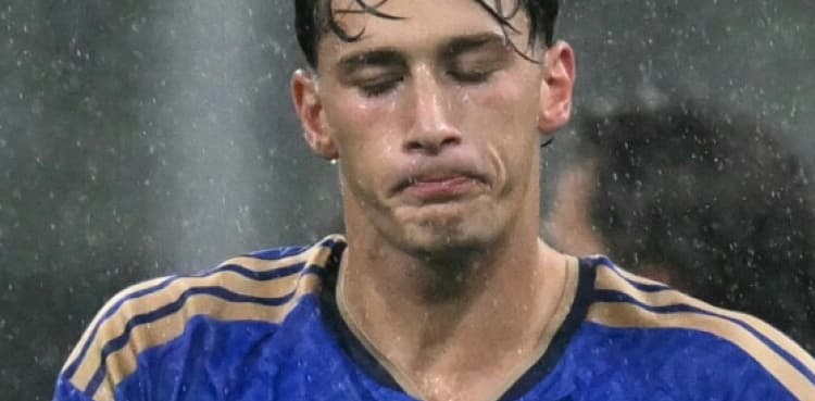 Italy hoping to end World Cup pain as play-offs loom