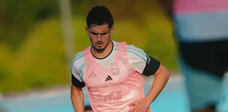 Argentina striker Panichelli suffers knee injury