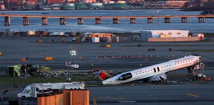 LaGuardia controller staffing may have violated procedures on night of collision, document shows