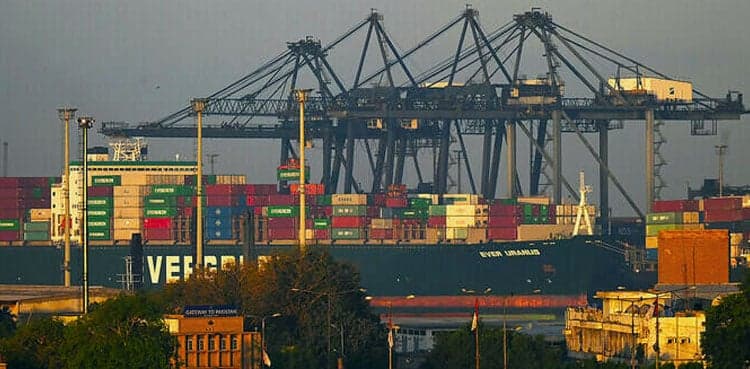 Pakistan enhances port operations to strengthen transshipment sector