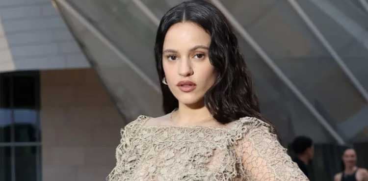 Rosalía resumes Lux Tour in Madrid after food poisoning trauma