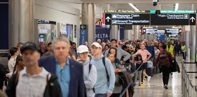 US House Republicans reject Senate deal to restore airport security funding