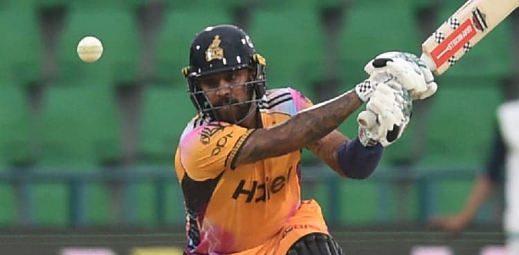 Mendis, Raza shine as Peshawar Zalmi sink Karachi Kings