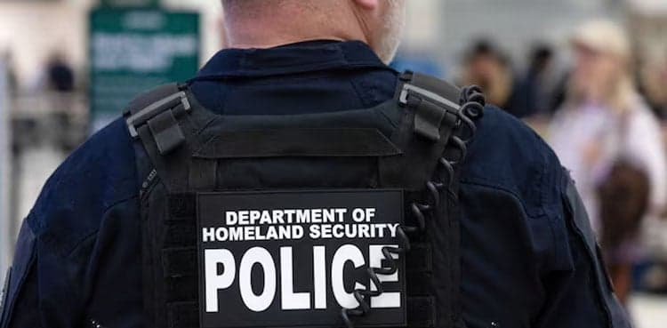 Trump to sign order to pay tens of thousands of DHS employees