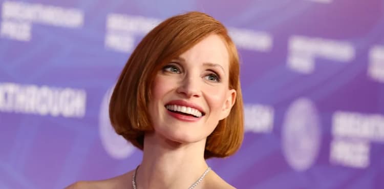 Jessica Chastain shows off new haircut at gala
