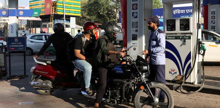 India makes first Iranian oil buy in seven years with no payment problems
