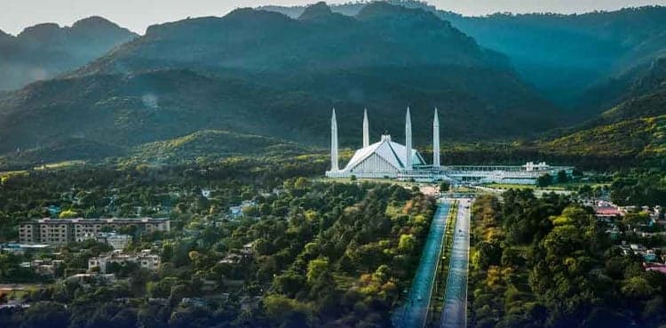 FDE Orders Islamabad Teachers to Master Picture Design and Video Editing