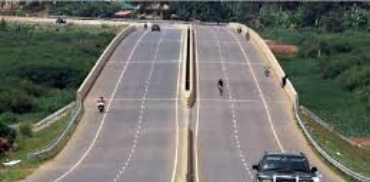 Aleem Khan directs completion of NHA projects in Sindh