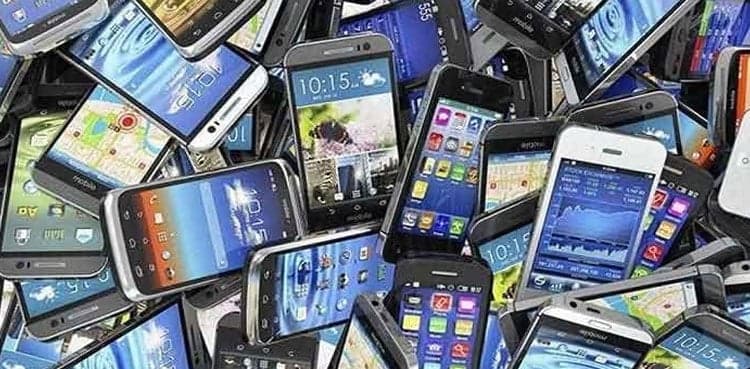 Smartphone sellers promise recovery of snatched phones if reported