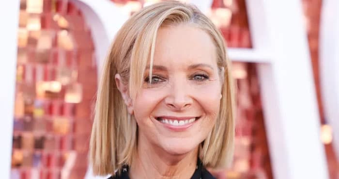 Lisa Kudrow calls out new sitcoms for playing it safe with jokes