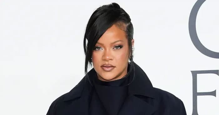 Rihanna becomes first female artist to surpass 200 Million RIAA milestone