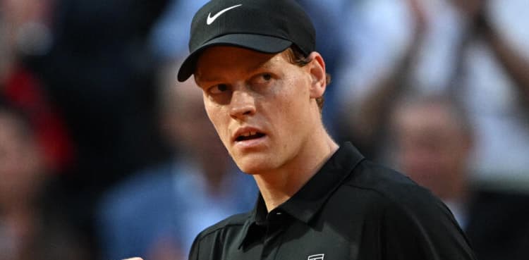 Sinner completes Medvedev win and passage into Italian Open final