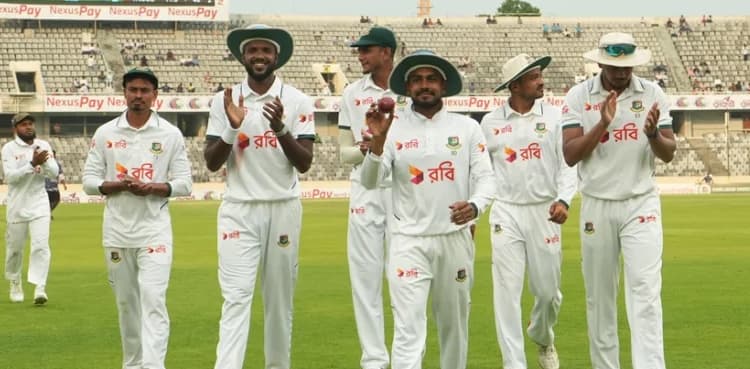 Miraz's five-fer spins Bangladesh into lead