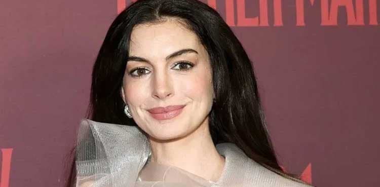 Anne Hathaway reveals her 'two braided' face lift hack