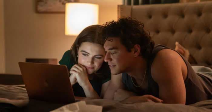 'Off Campus' outperforms other romance series on Rotten Tomatoes