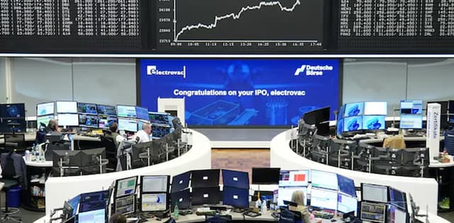 Dollar rises, European stocks and bonds fall after reports of U.S. warship being hit missiles 