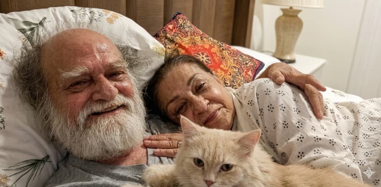 Samina Ahmed, Manzar Sehbai break the internet with loving chemistry