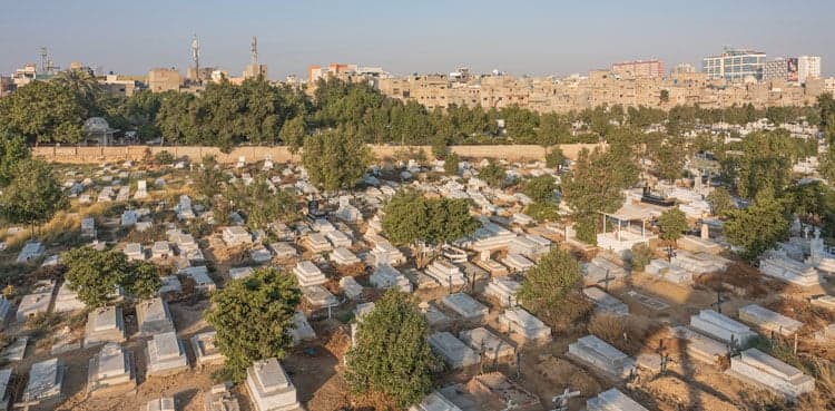 Sindh government approves 'Mega Graveyard Project' in Karachi