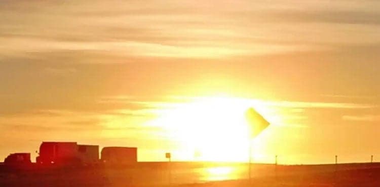 Karachi Sizzles as Temperature Hits 44.1°C—Hottest Day of the Year