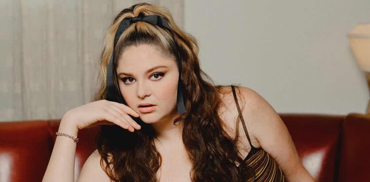 Meg Stalter Drops Debut Single 'Prettiest Girl in America', Unveils Album 'Crave'
