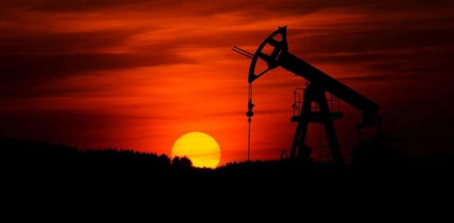 Oil prices jump after Trump threatens to hit Iran ‘very hard’