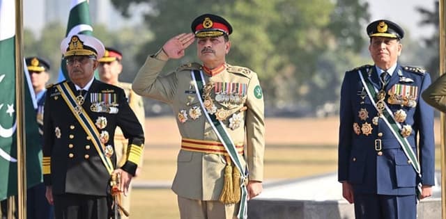 Pakistan armed forces pray for lasting peace, national unity on Eid al-Adha: ISPR