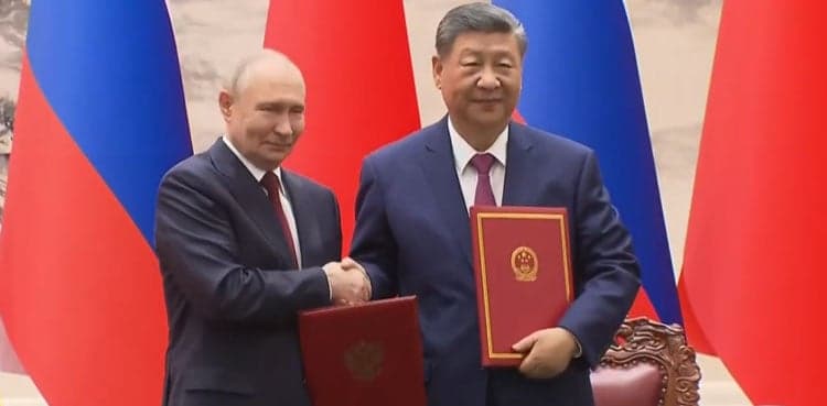 Putin, Xi Jinping sign 21 cooperation agreements in Beijing