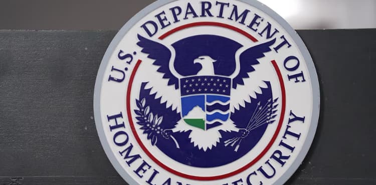 US issues new instructions for green cards