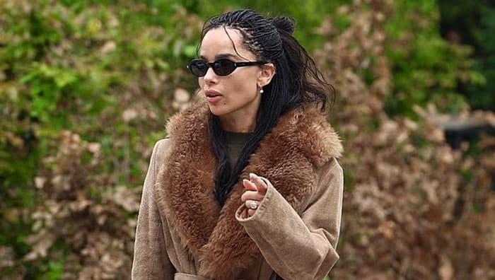 Zoë Kravitz shows off huge diamond ring in NYC after Harry Styles engagement