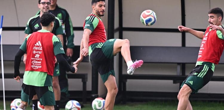 Mexico, Korea eye World Cup knockout berths