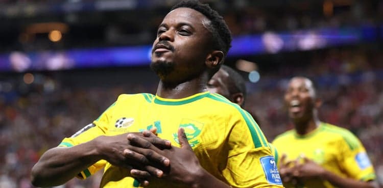 South Africa hold Czechs, keep World Cup knockout dream alive