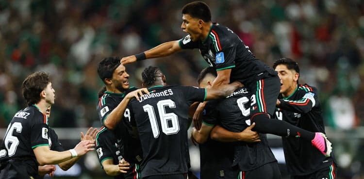 Mexico beat S Korea to qualify for World Cup last 32