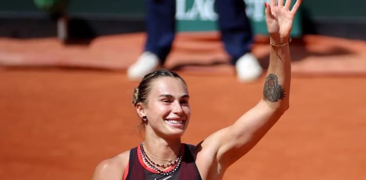 Sabalenka homes in on French Open semis
