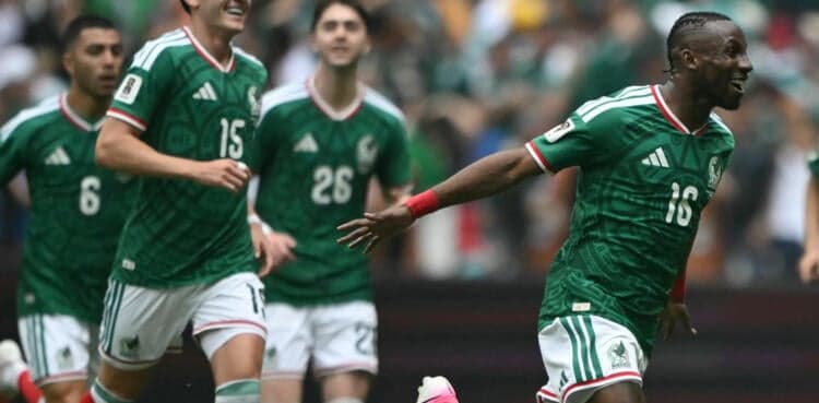 Mexico beat South Africa to kick off World Cup