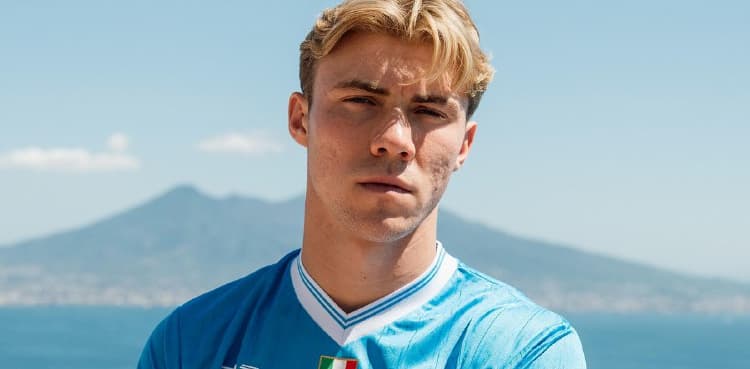 Hojlund makes permanent move to Napoli