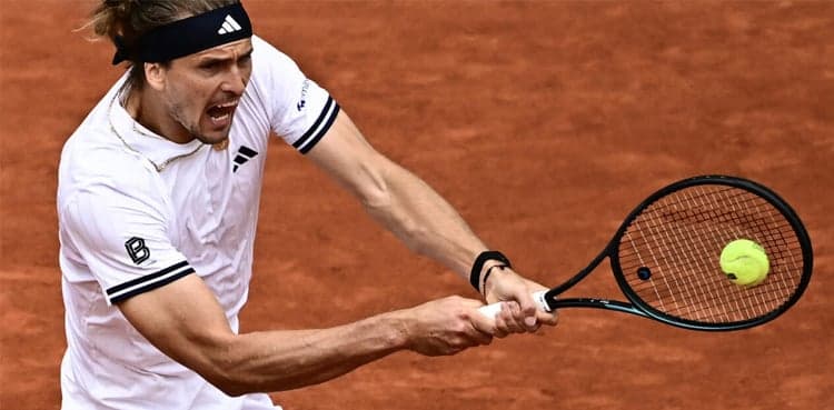 Zverev heads up final four in men's French Open semis
