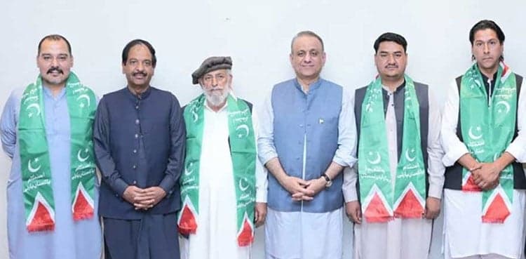 Independent GB Assembly members join Aleem Khan's IPP