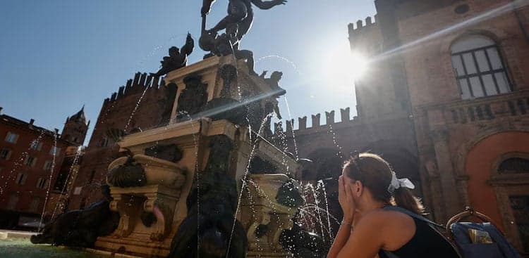 Europe swelters under heatwave, prompting crisis talks in France